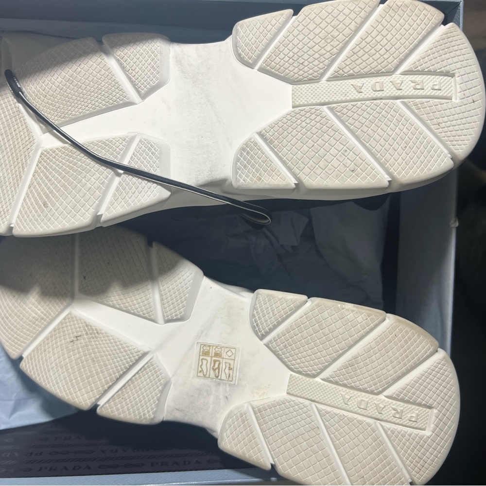 Knit Prada logo sneakers - Picture 6 of 11